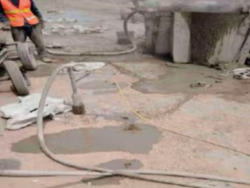 清水河水泥混凝土路面板底注浆技术 路面脱空注浆整治方案